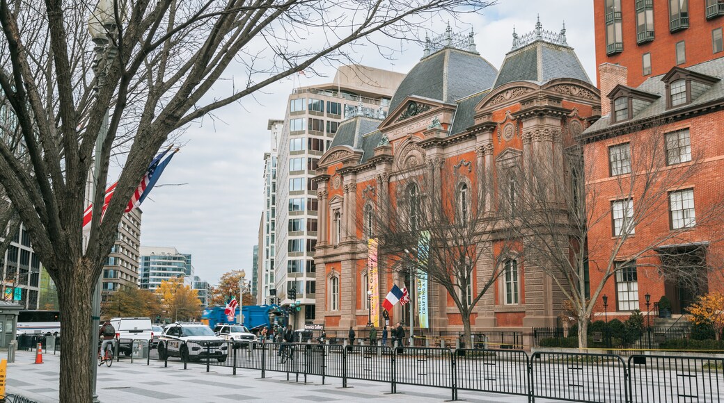 Renwick Gallery which includes a city and heritage architecture