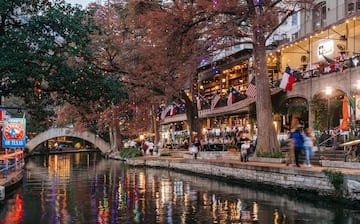 Vacation Homes near River Walk, Downtown San Antonio: House
