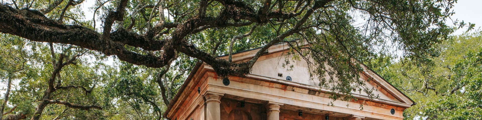 College of Charleston which includes heritage architecture and street scenes