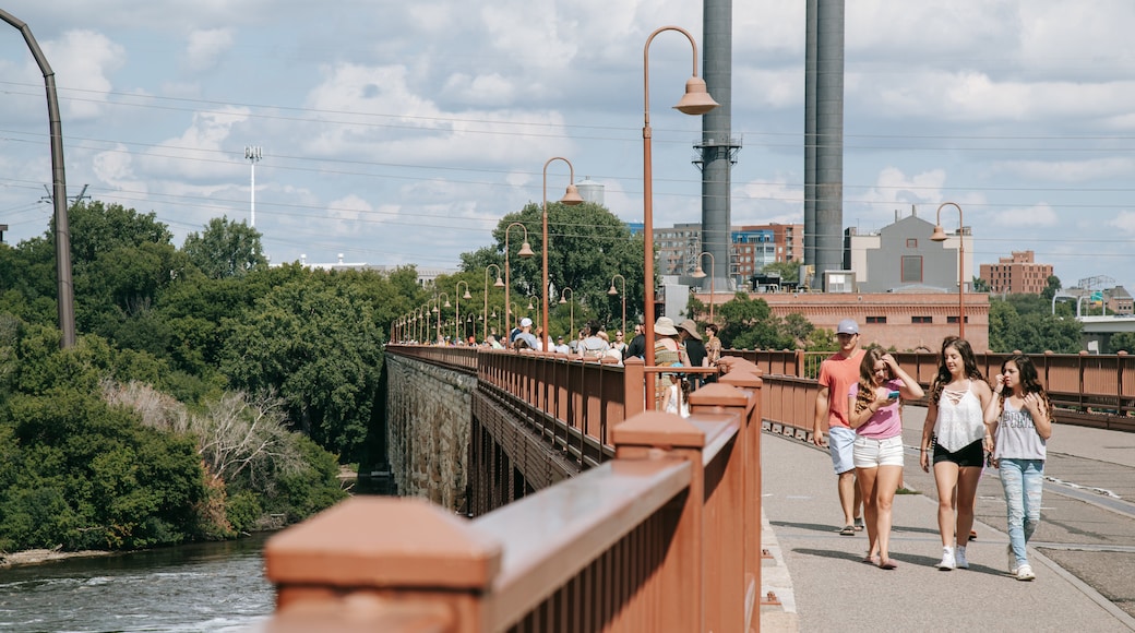 Puente Stone Arch Bridge