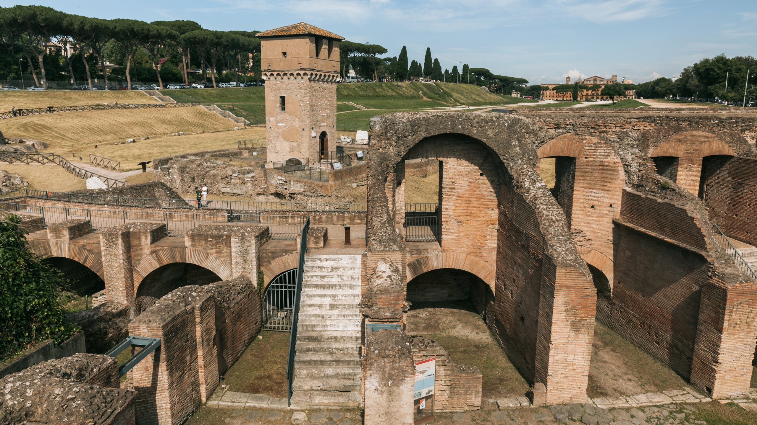 Trường đua Xe ngựa Circus Maximus tại Trung tâm Thành phố Rome | Expedia