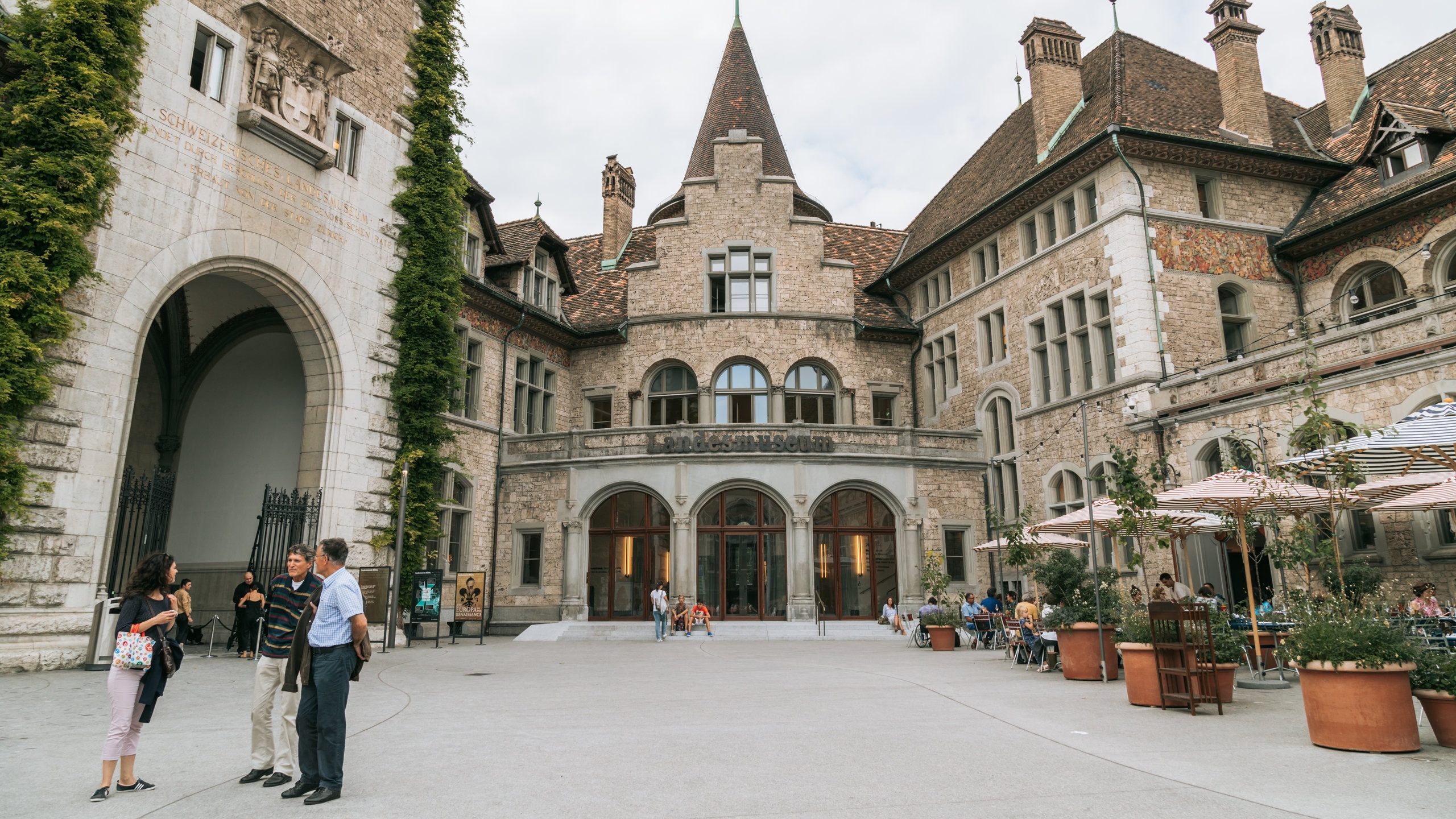 スイス国立博物館 (チューリッヒ オールド タウン) - ツアーと