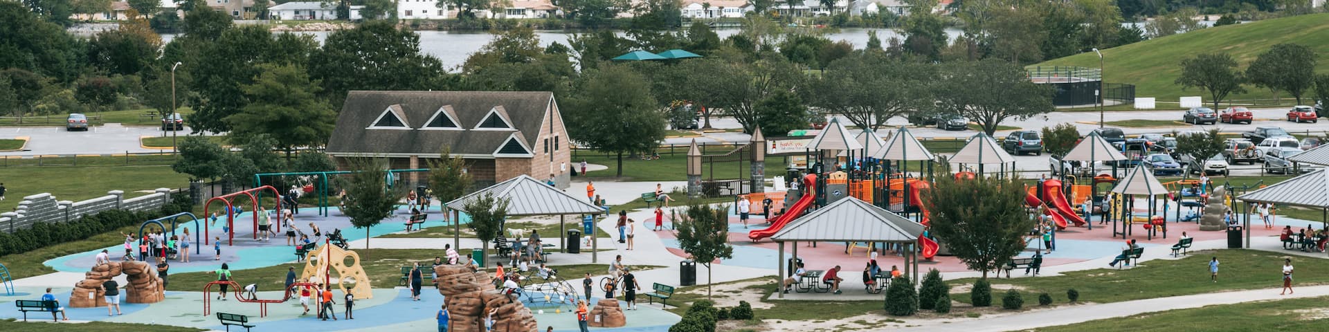 Mount Trashmore Park showing landscape views and a park