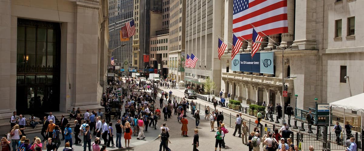 Financial District showing street scenes and a city