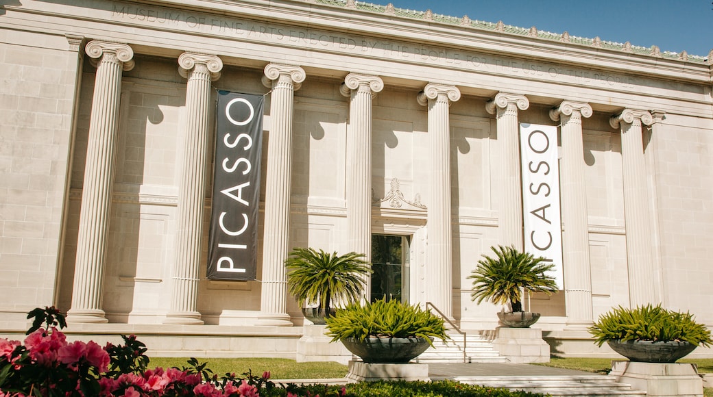 Houston Museum of Fine Arts which includes signage, heritage architecture and an administrative buidling