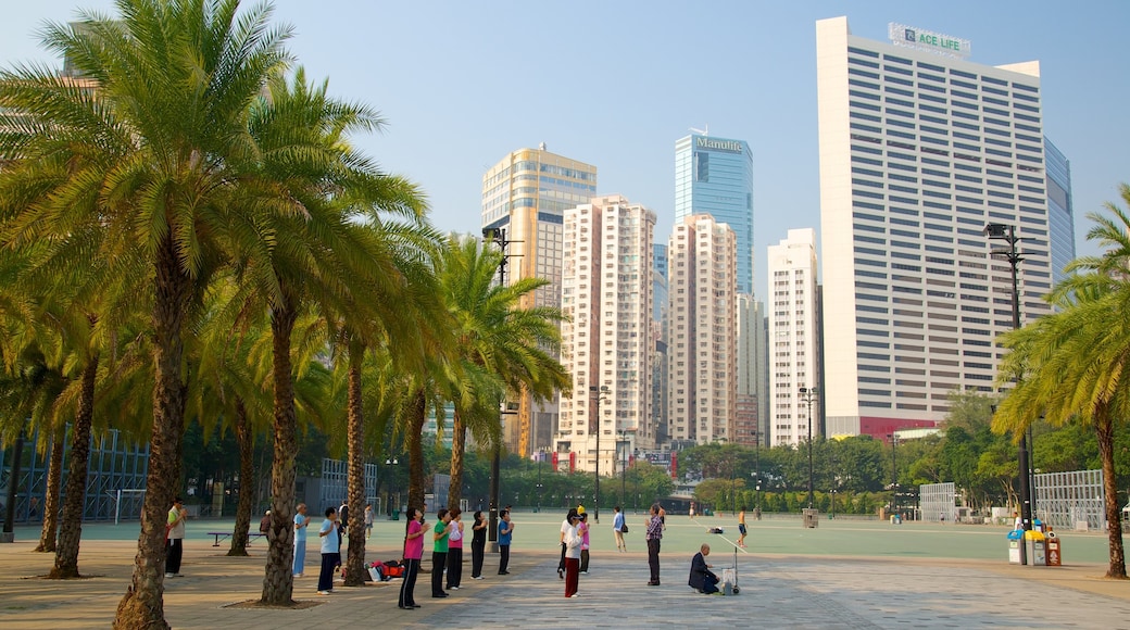 Victoria Park showing cbd, a city and a skyscraper