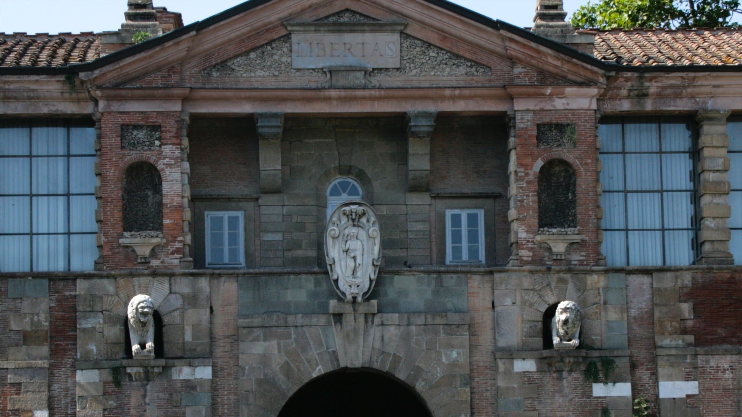 Viareggio featuring heritage architecture