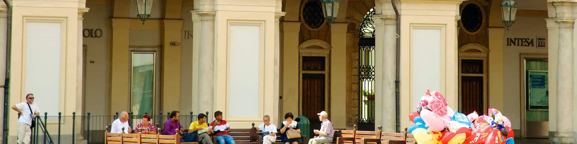 Piazza San Carlo showing heritage architecture, a city and a square or plaza