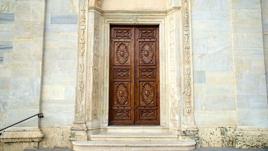 Turin Cathedral featuring a church or cathedral and religious elements
