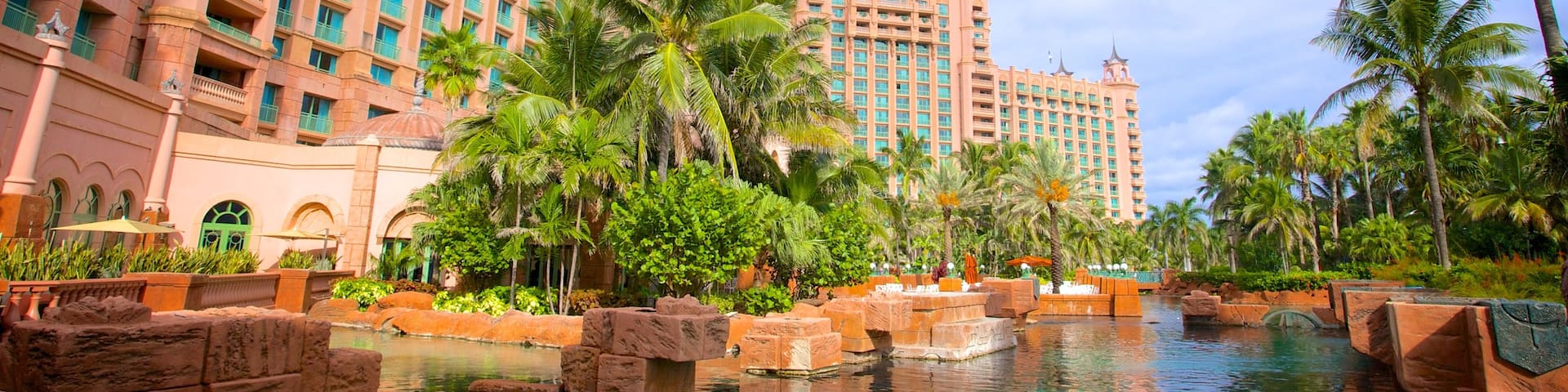 Atlantis Aquarium featuring a pool and marine life