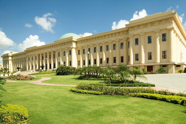 Palazzo delle Belle Arti caratteristiche di giardino, arte e castello o palazzo