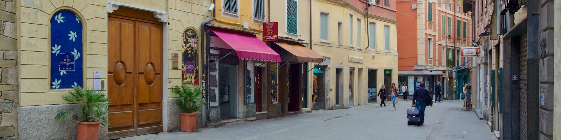 Museo Civico Etnografico Giovanni Podenzana showing heritage architecture