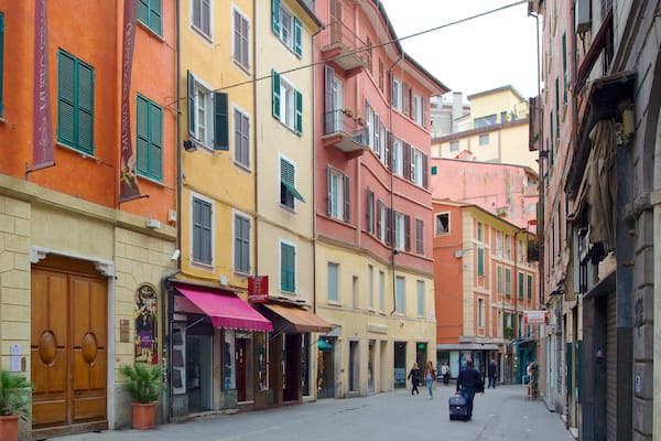 Museo Civico Etnografico \"Giovanni Podenzana\" mit einem historische Architektur