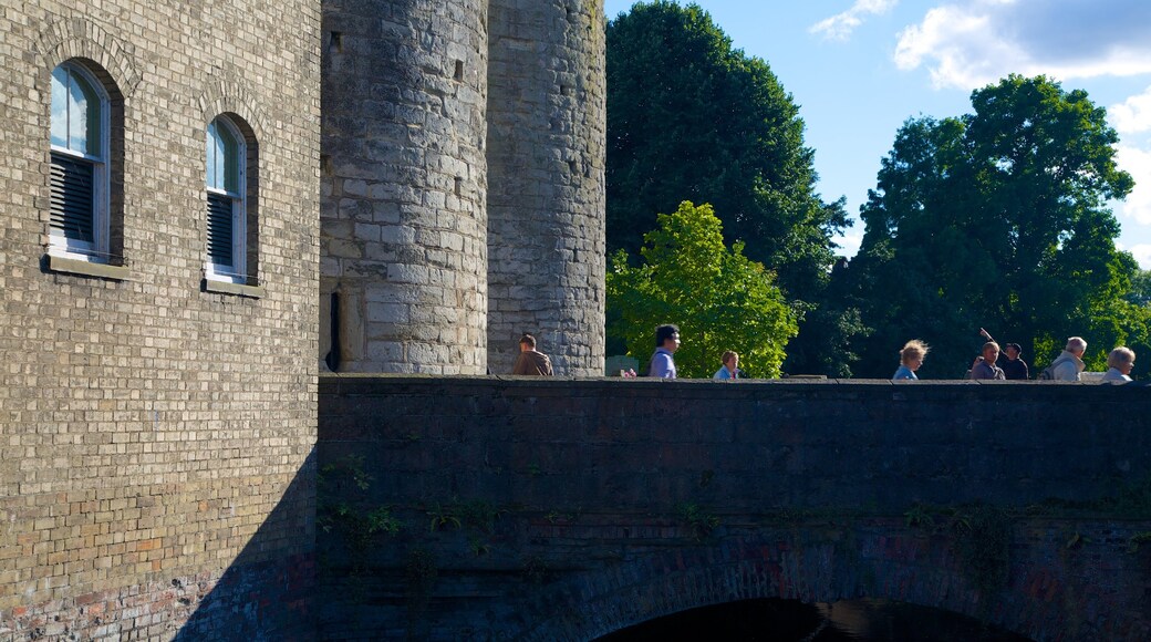 Westgate Gardens and Towers which includes heritage architecture, a castle and a park