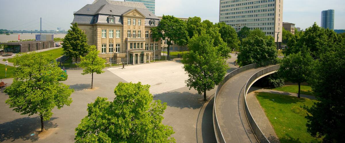 ดุสเซลดอร์ฟ แสดง ตึกระฟ้า และ เมือง