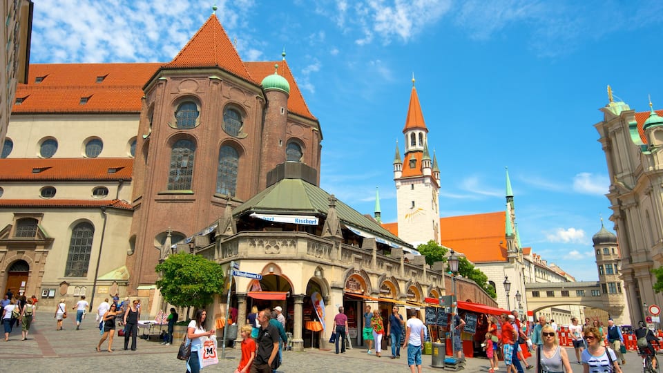 Viktualienmarkt mostrando patrimonio de arquitectura, escenas urbanas y una ciudad