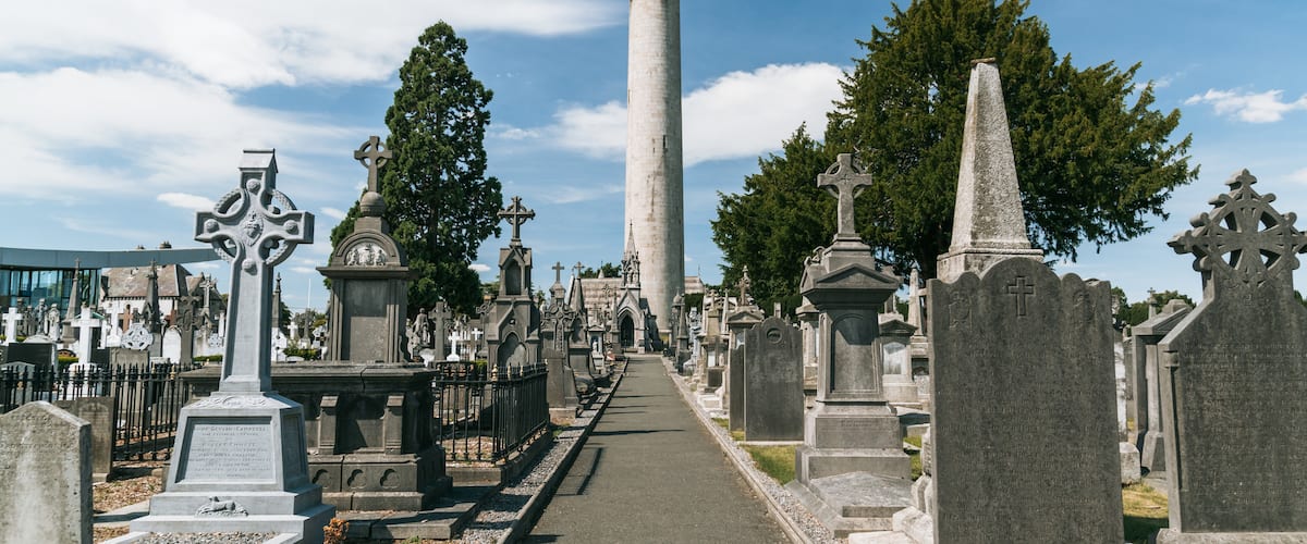 Glasnevin Cemetery featuring a cemetery