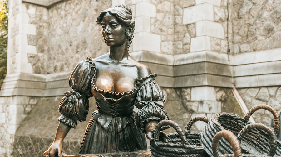Molly Malone Statue