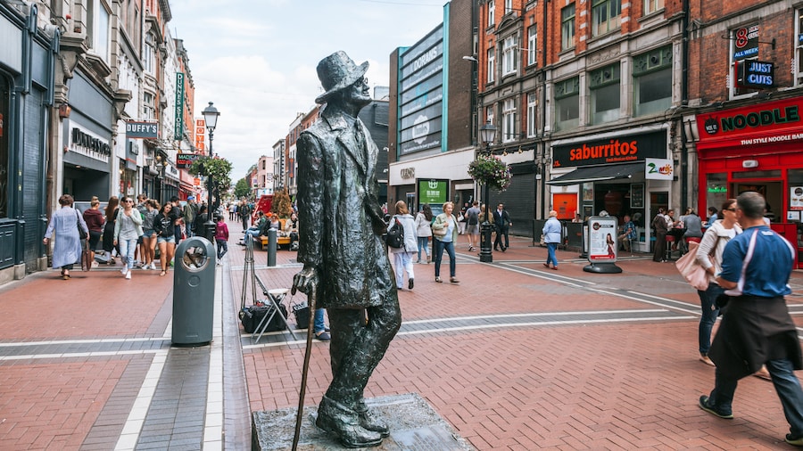 James Joyce Statue which includes street scenes, a statue or sculpture and a city