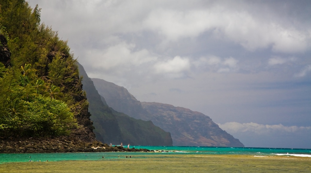 Photo provided by Hawaii Visitors and Convention Bureau