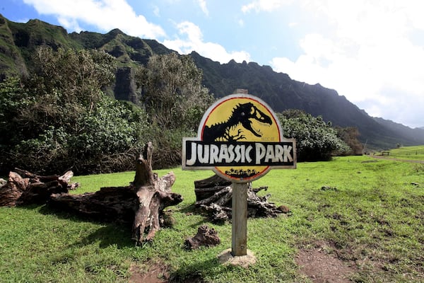 Kualoa Beach Park das einen Beschilderung, Berge und Landschaften