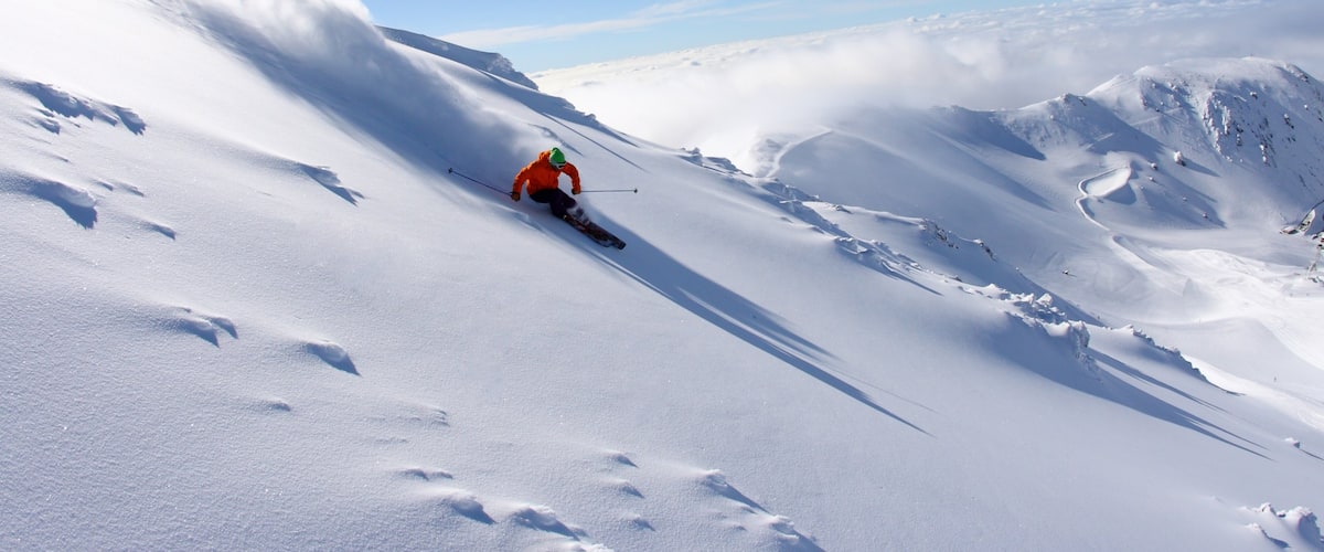 Mount Hutt Skifield ofreciendo nieve, esquiar en la nieve y vistas de paisajes