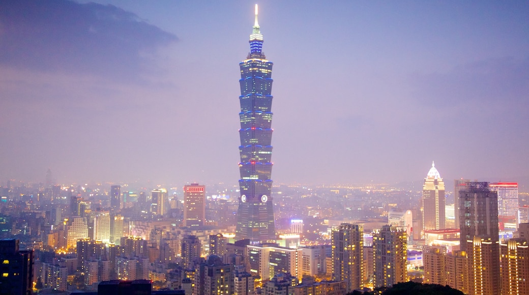 Taipeh mit einem Nebel, zentrales Geschäftsviertel und moderne Architektur