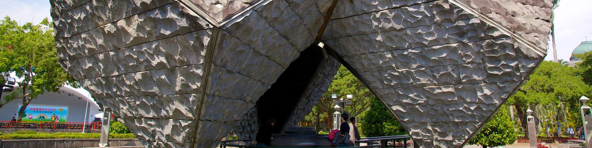 Taipei 228 Memorial Park showing art, outdoor art and a garden
