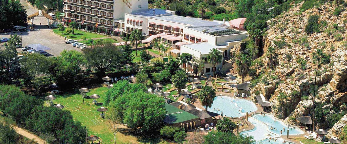 Montagu showing a luxury hotel or resort