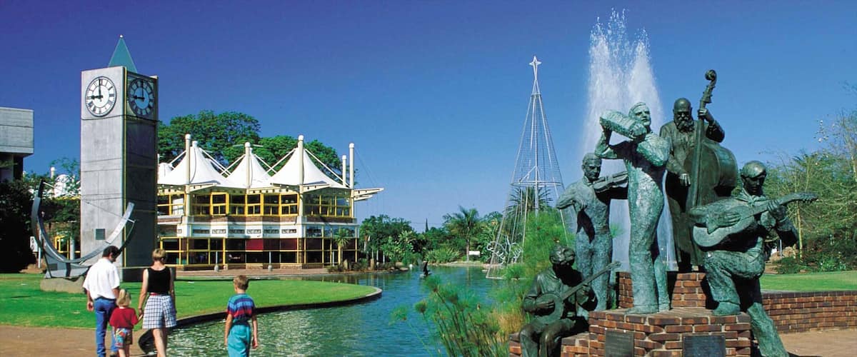 Polokwane qui includes art en plein air, art et statue ou sculpture