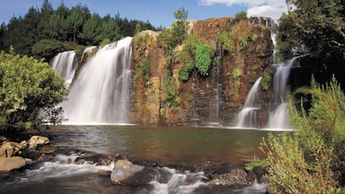 Graskop showing a cascade and landscape views