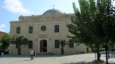 Heraklion showing a city, heritage architecture and a church or cathedral