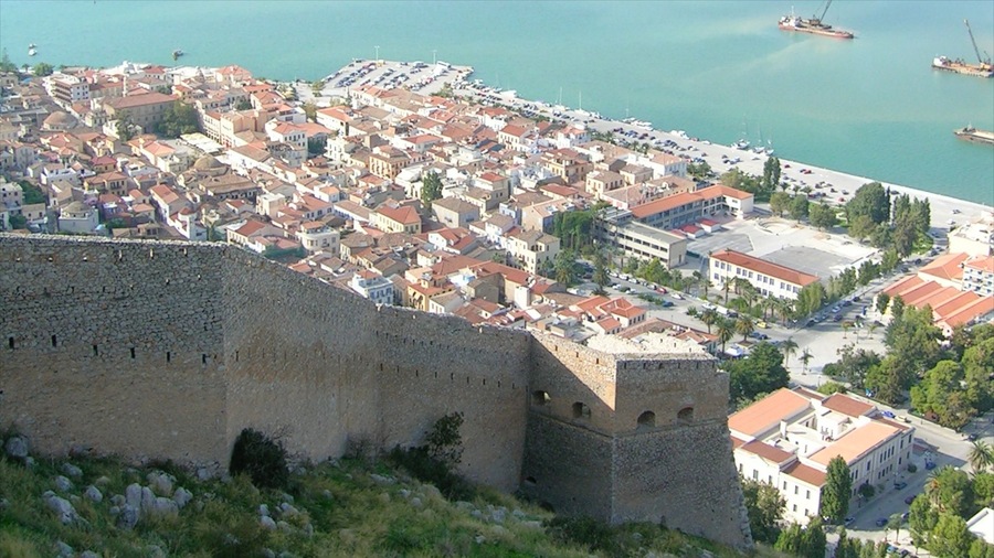 Nafplio mostrando patrimonio de arquitectura, una ciudad costera y vistas generales de la costa