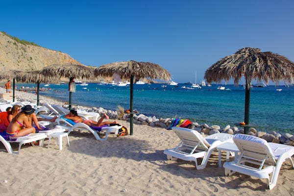 Platja des Jondal das einen tropische Szenerien, Sandstrand und Bootfahren