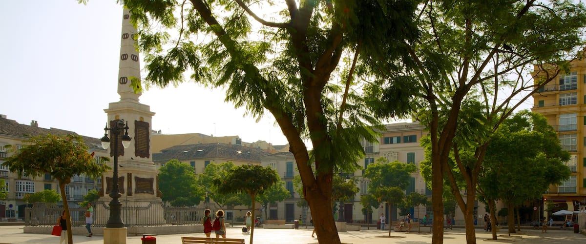 Plaza de la Merced qui includes monument, ville et patrimoine architectural