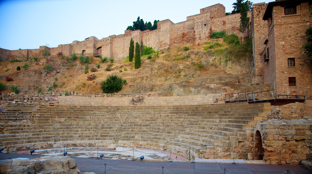 Malaga Amphitheatre which includes building ruins and heritage architecture