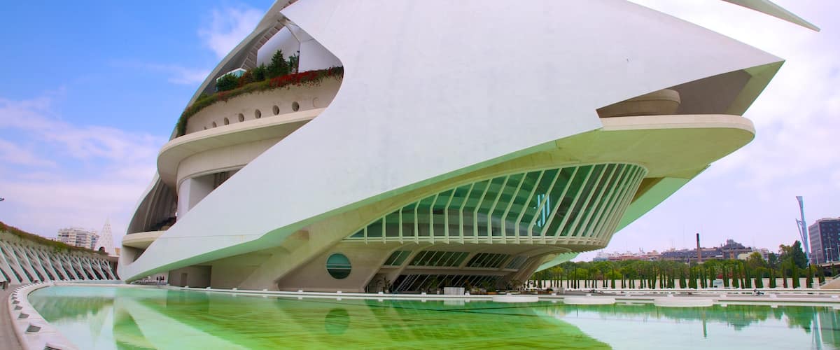 Ciudad de las Artes y las Ciencias mostrando una ciudad y arquitectura moderna