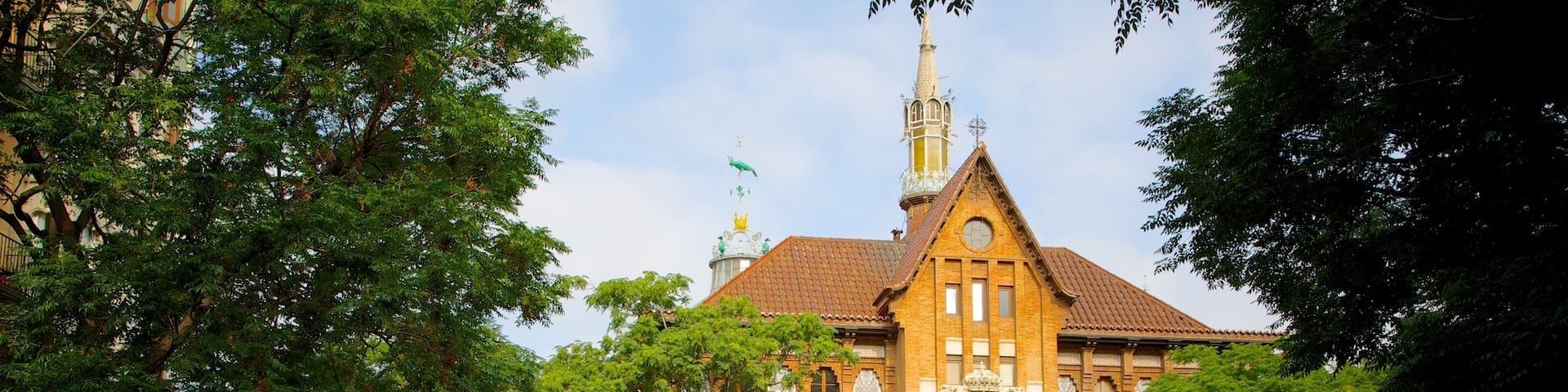 Central Market featuring heritage architecture, markets and street scenes