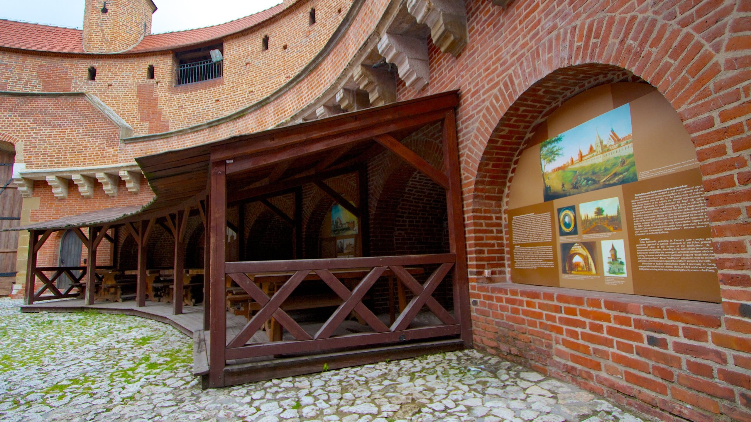 クラクフ バービカン (クラクフ オールド タウン) ツアーとアクティビティ エクスペディア