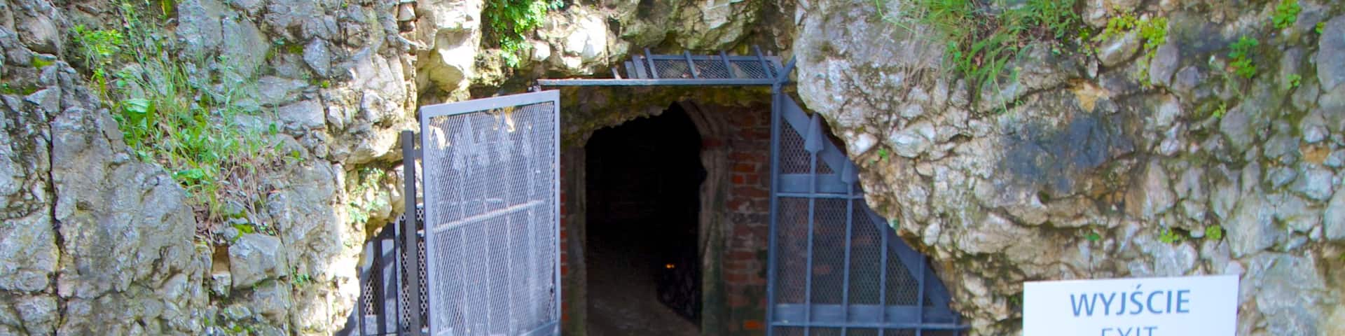 Dragon\'s Den showing signage and caves
