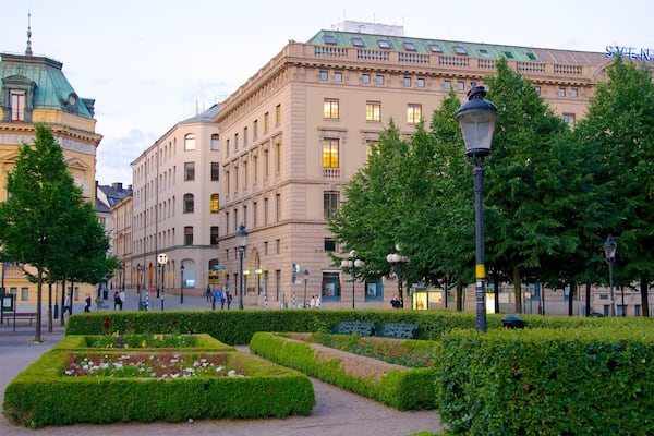 Königsgarten das einen Garten und historische Architektur