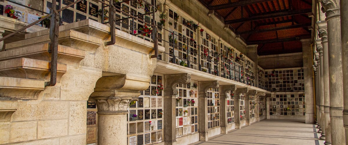 Pere Lachaise Cemetery which includes interior views and a cemetery