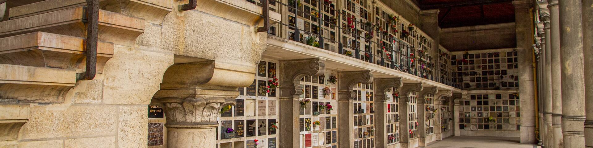Pere Lachaise Cemetery which includes interior views and a cemetery