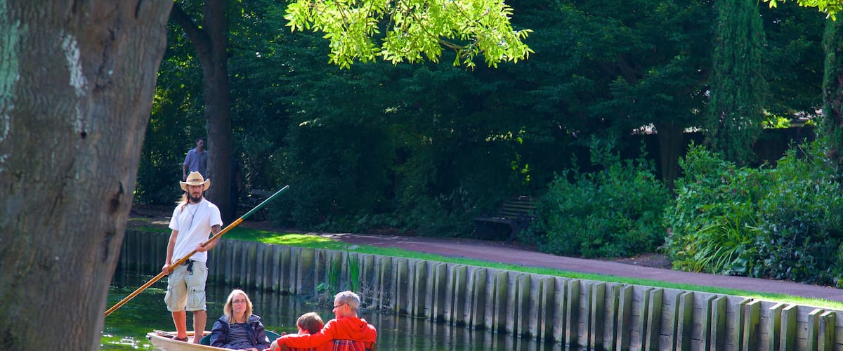 Canterbury welches beinhaltet Kajak- oder Kanufahren, Fluss oder Bach und Park