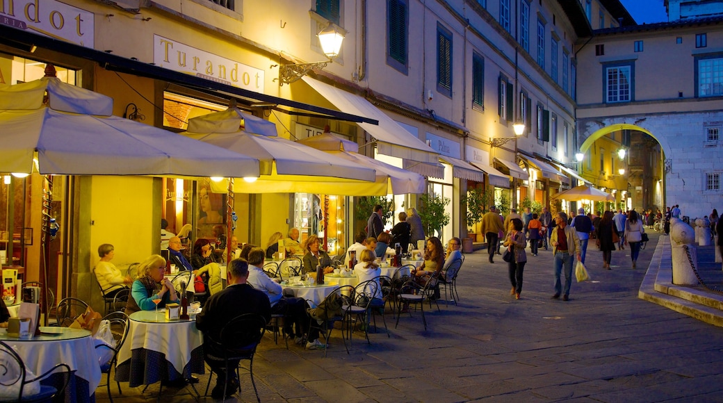 Piazza San Michele showing dining out, nightlife and café lifestyle