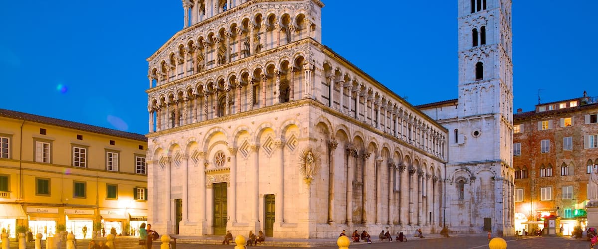 Lucca Provinz welches beinhaltet Platz oder Plaza, Kirche oder Kathedrale und historische Architektur