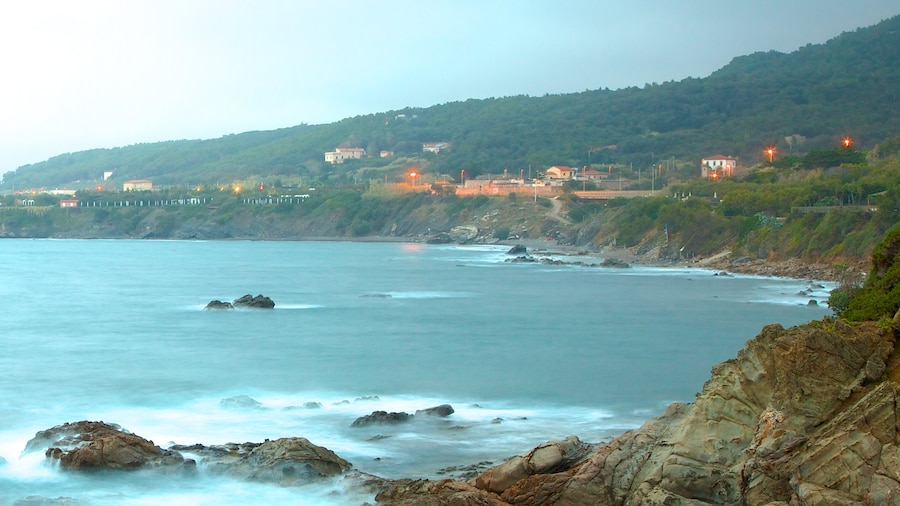 Castello del Boccale mostrando litoral rocoso y vistas panorámicas