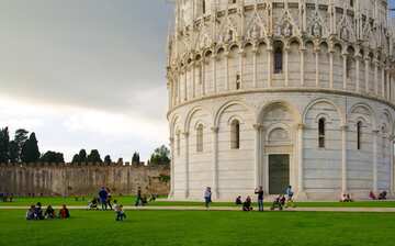 ピサ洗礼堂 ピサ シティ センター エクスペディア ピサ洗礼堂 ピサ シティ センター エクスペディア