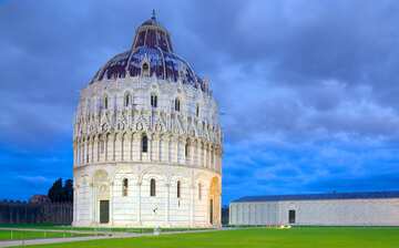 ピサ洗礼堂 ピサ シティ センター エクスペディア ピサ洗礼堂 ピサ シティ センター エクスペディア