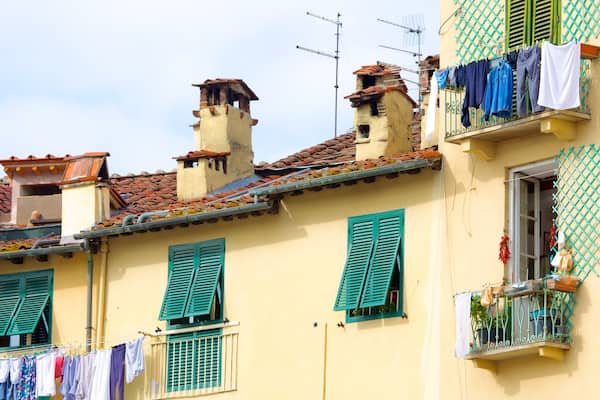 Piazza dell\'Anfiteatro mettant en vedette maison, ville et patrimoine architectural